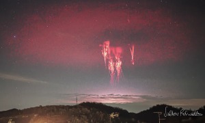 Hai hiện tượng hiếm xảy ra cùng lúc trên bầu trời