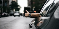 Uber thử nghiệm dịch vụ đi xe từ nhà đến văn phòng cũng có tiền